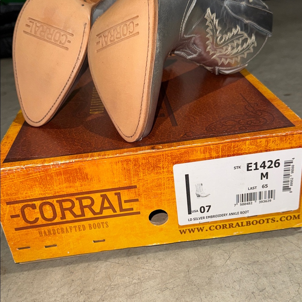 Corral Metallic Heeled Western Boots - Picture 6 of 7